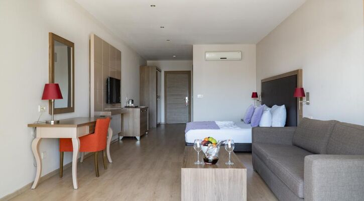 Ladies Beach Residence Suit Otel