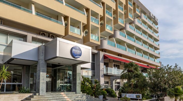 Marina Hotel Kuşadası & Suites