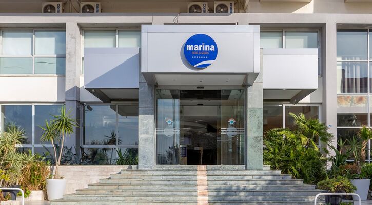 Marina Hotel Kuşadası & Suites