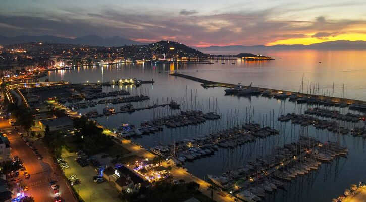 Marina Hotel Kuşadası & Suites