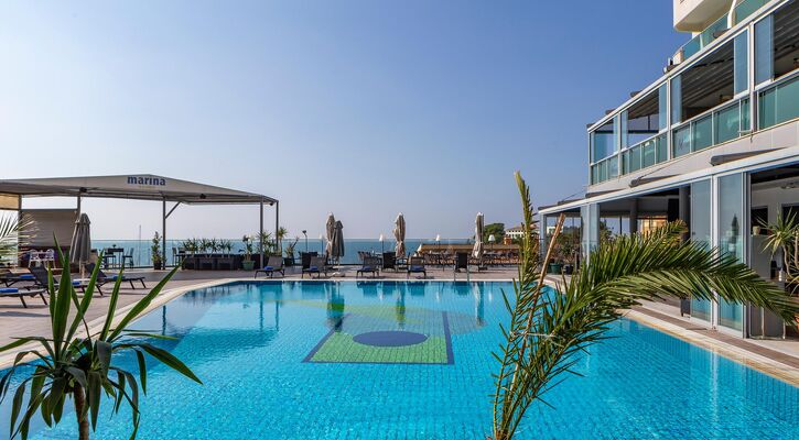 Marina Hotel Kuşadası & Suites