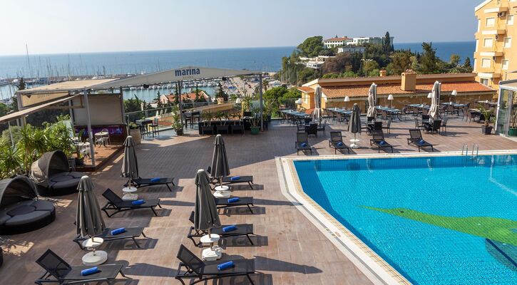 Marina Hotel Kuşadası & Suites