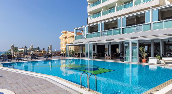 Marina Hotel Kuşadası & Suites