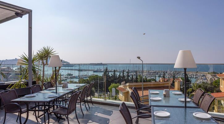 Marina Hotel Kuşadası & Suites